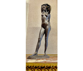 Фото: Минко В.М. Каталожная скульптура "Хранительница сна",2010г. Бронза. Высота 69 см. № 3052 - Артикул №3052