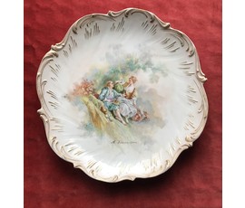 Фарфоровый завод Братьев Корниловых. Блюдо "Играющие", XIX в.