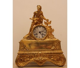Часы каминные «Охотник». Франция 19 век. Бронза огневого золочение. Размер 40х30 см. № 2878