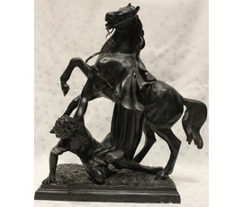 Скульптура "Конь с упавшим всадником" №12