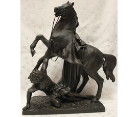 Скульптура "Конь с упавшим всадником" №13