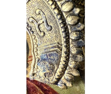 Казанская Пресвятая Богородица, 17 век. Круг Оружейной палаты. Темпера, доска, оклад (84) Размер 25х30 см. № 2067 (артикул №2067) - фото №10