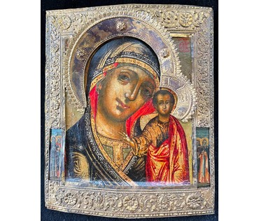 Казанская Пресвятая Богородица, 17 век. Круг Оружейной палаты. Темпера, доска, оклад (84) Размер 25х30 см. № 2067 (артикул №2067) - фото №1