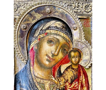 Казанская Пресвятая Богородица, 17 век. Круг Оружейной палаты. Темпера, доска, оклад (84) Размер 25х30 см. № 2067 (артикул №2067) - фото №8