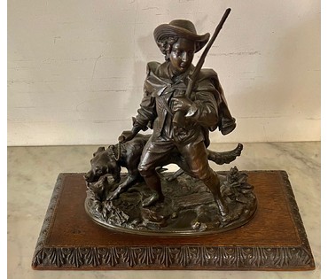 Скульптура "Охотник с собакой". Европа, 19 век. Бронза, дерево. Размер 40х30,5 см. № 2884 (артикул №2884) - фото №1