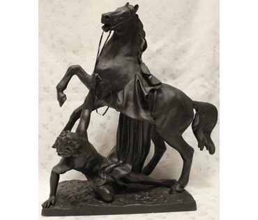 Скульптура "Конь с упавшим всадником" Куса. Автор Клодт П.К начало 20 века. №13